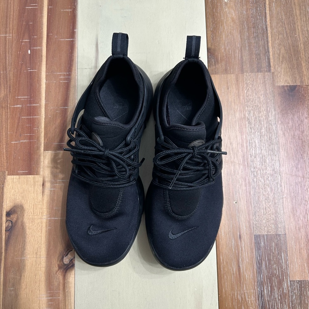Nike Men's Black Sneakers